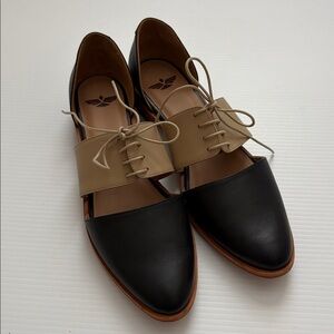 Fortress of Inca Carmen Oxford Tan/Black Sz. 40 (US 9)